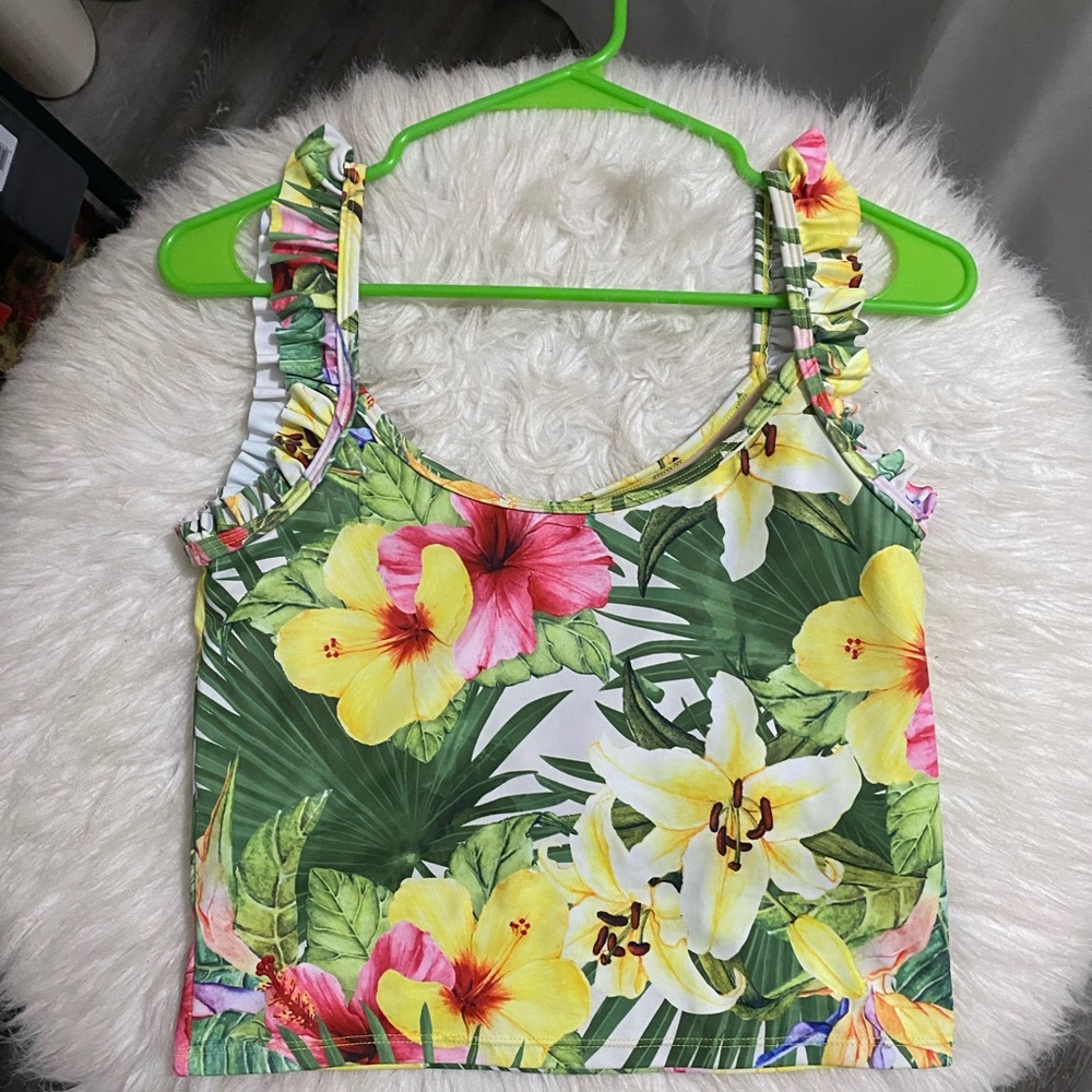 Medium tropical floral flutter🌸